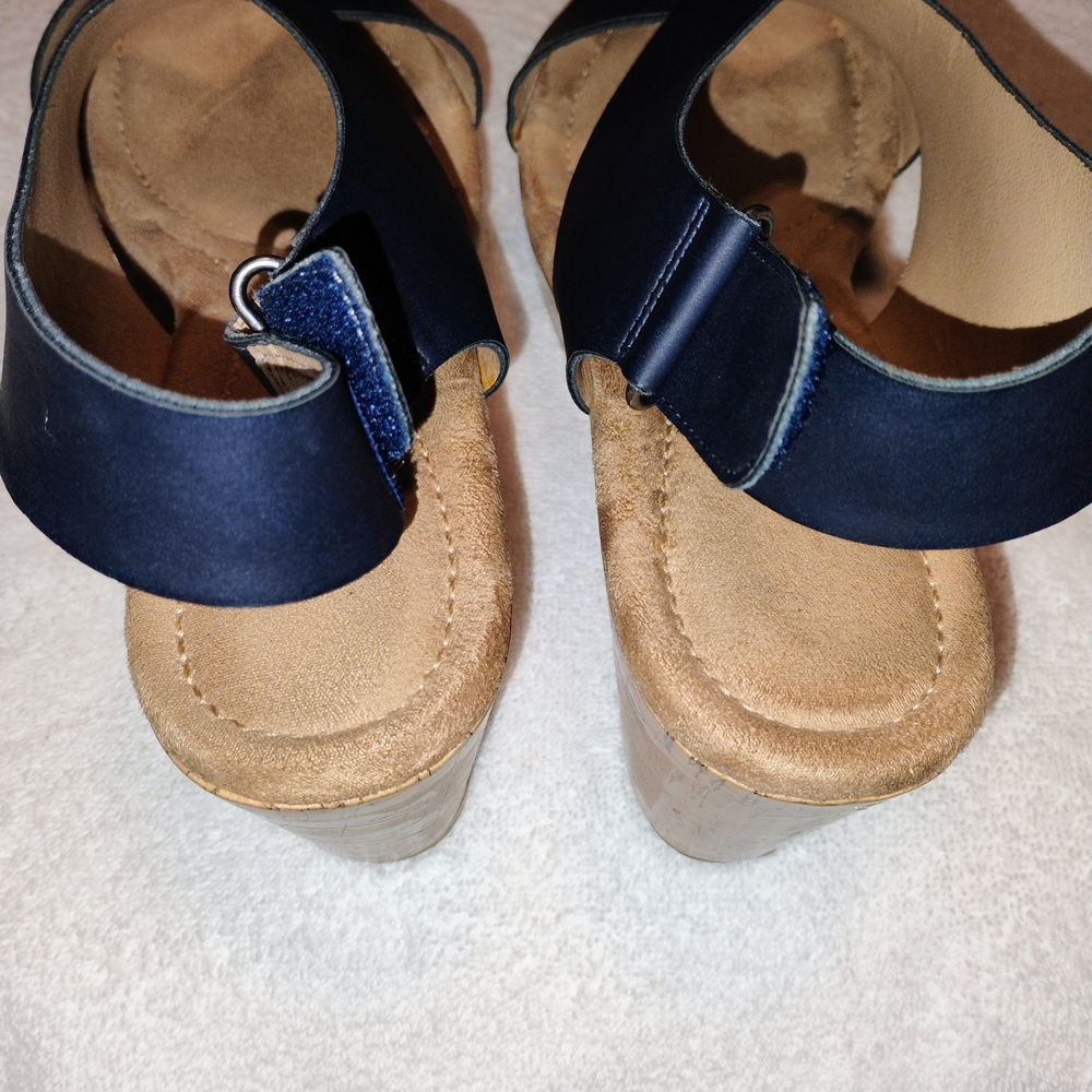 CL by Laundry Navy Wedge Sandals Size 10 - Picture 9 of 10